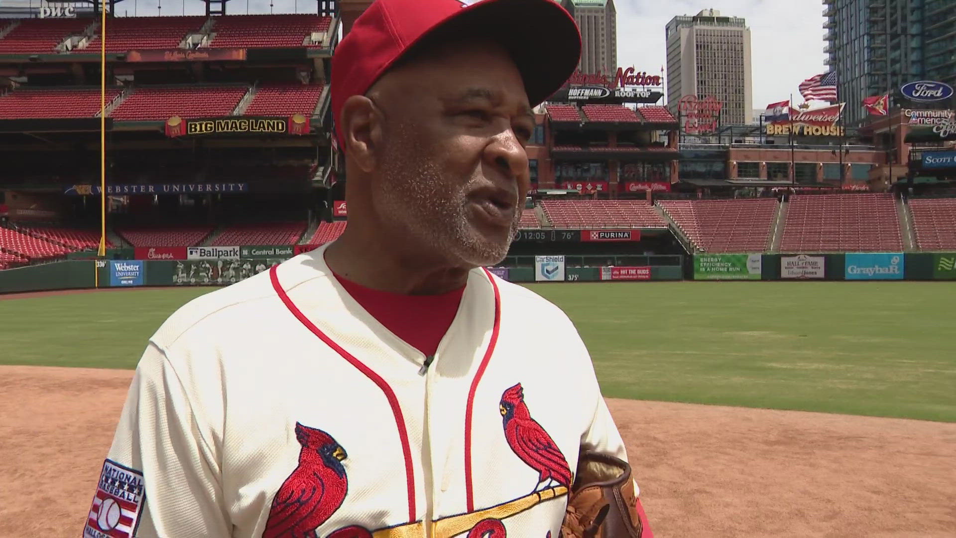 It was "turn 2 with Ozzie" day. Twice this season, fans young and old have the chance to learn some fielding secrets from the Wizard himself, Ozzie Smith.