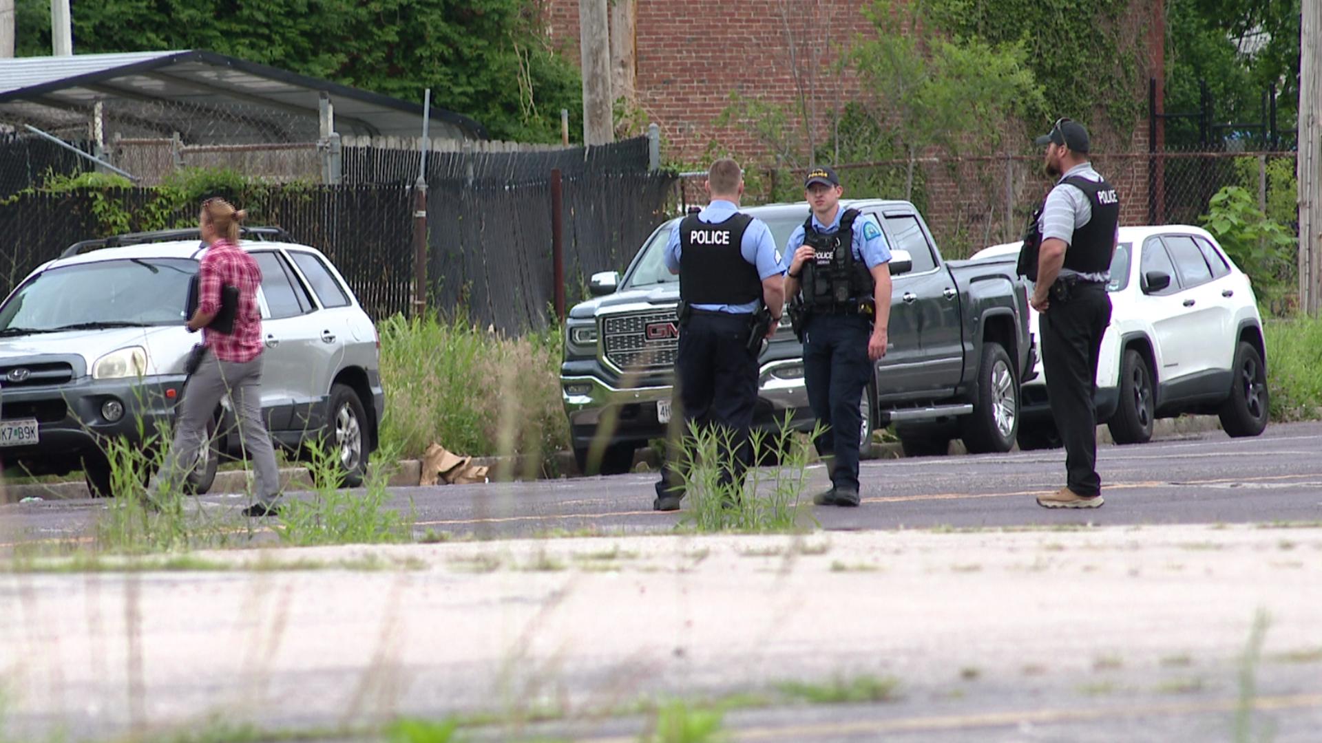 Teen, woman injured in shooting outside north St. Louis barber shop ...