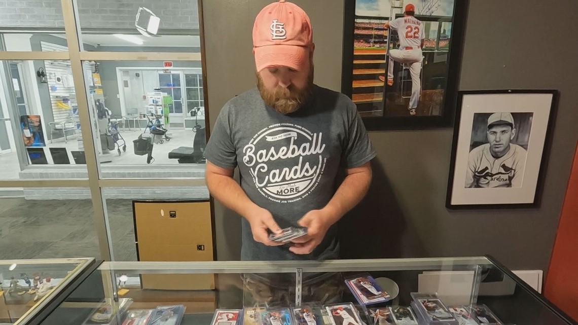 Illinois man uses baseball cards to help his community