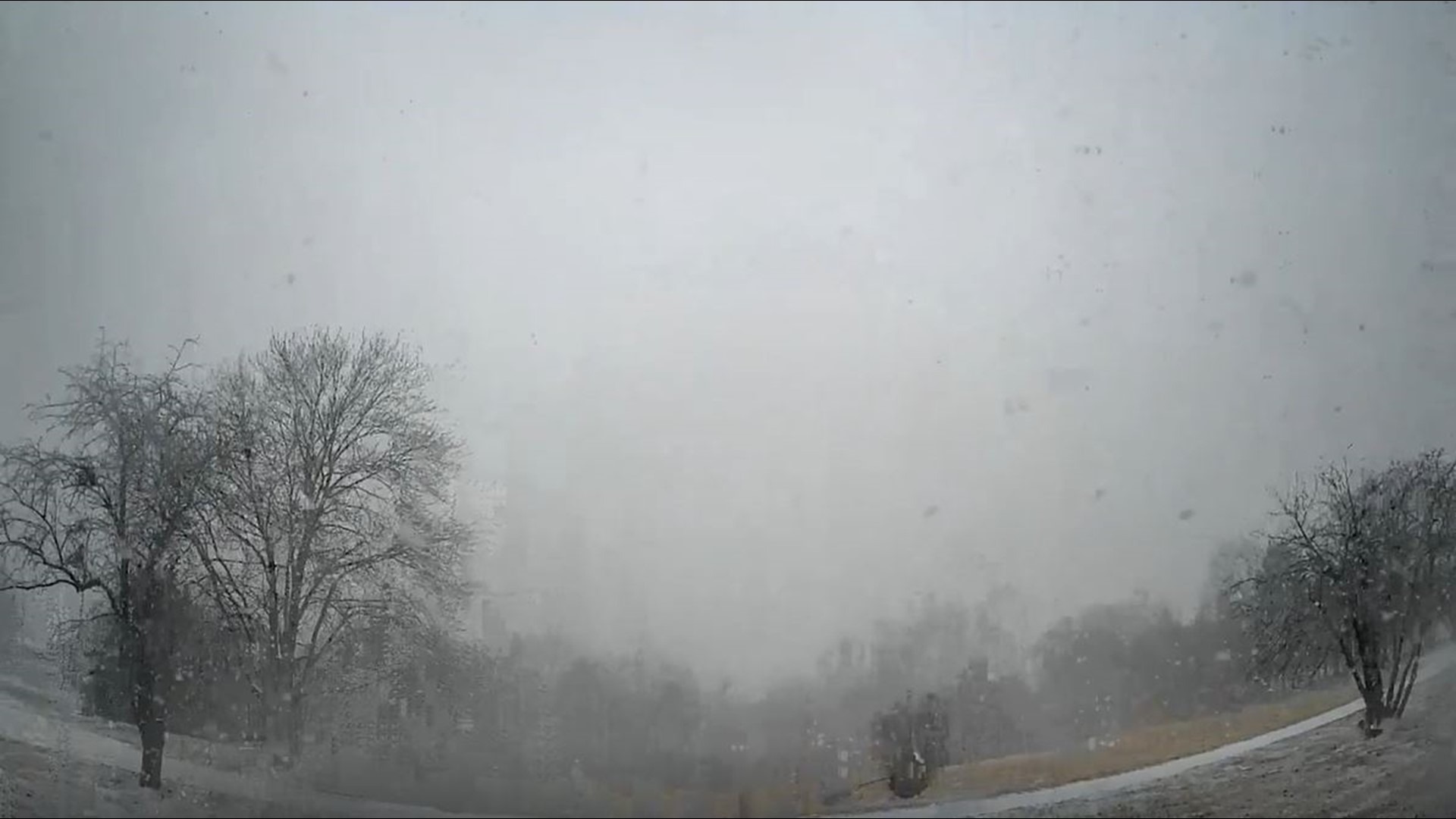 Lucas Munzlinger with Midwestern Storm Trackers captured video shortly after 1 p.m. Friday of thunder snow in Dettmer, Missouri.