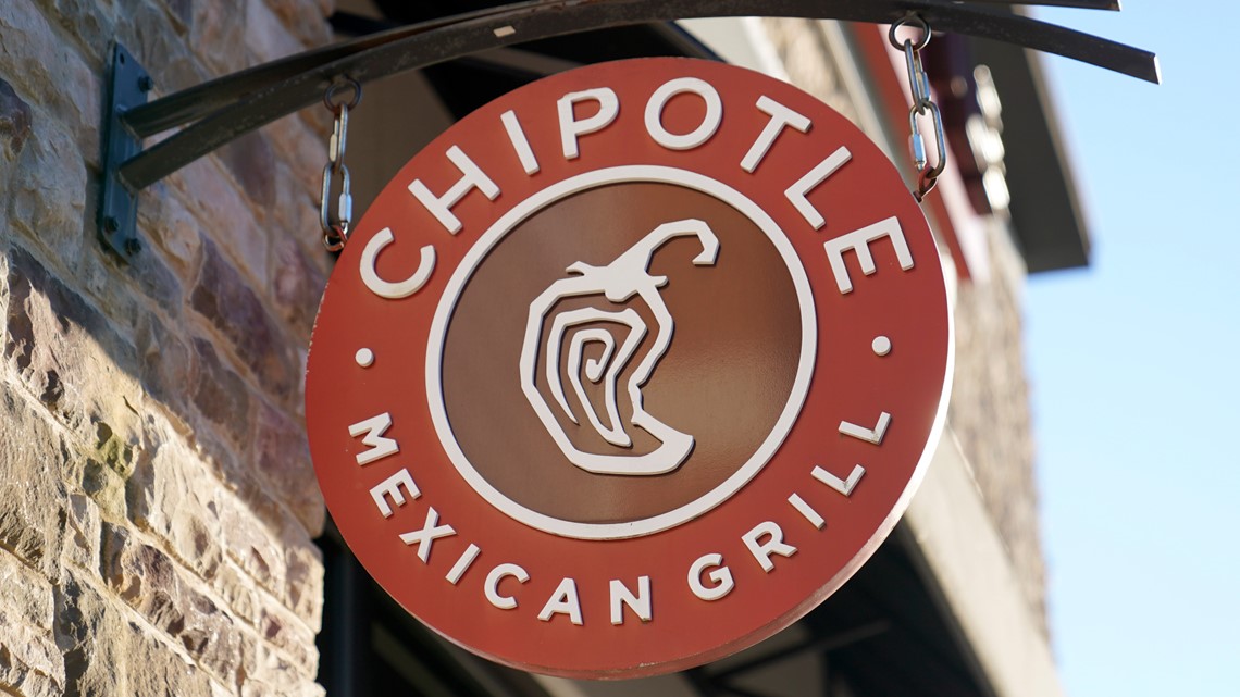 Chipotle location with drivethru lane opens in University City