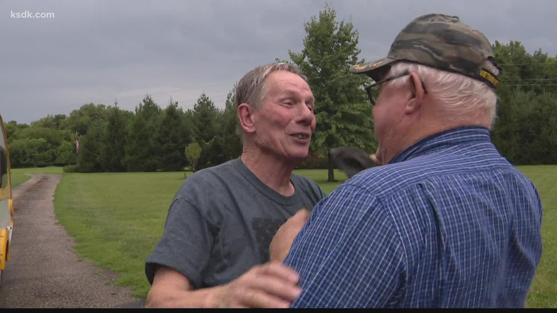 Illinois Vietnam War vet reunites with man he saved on battlefield 50 ...