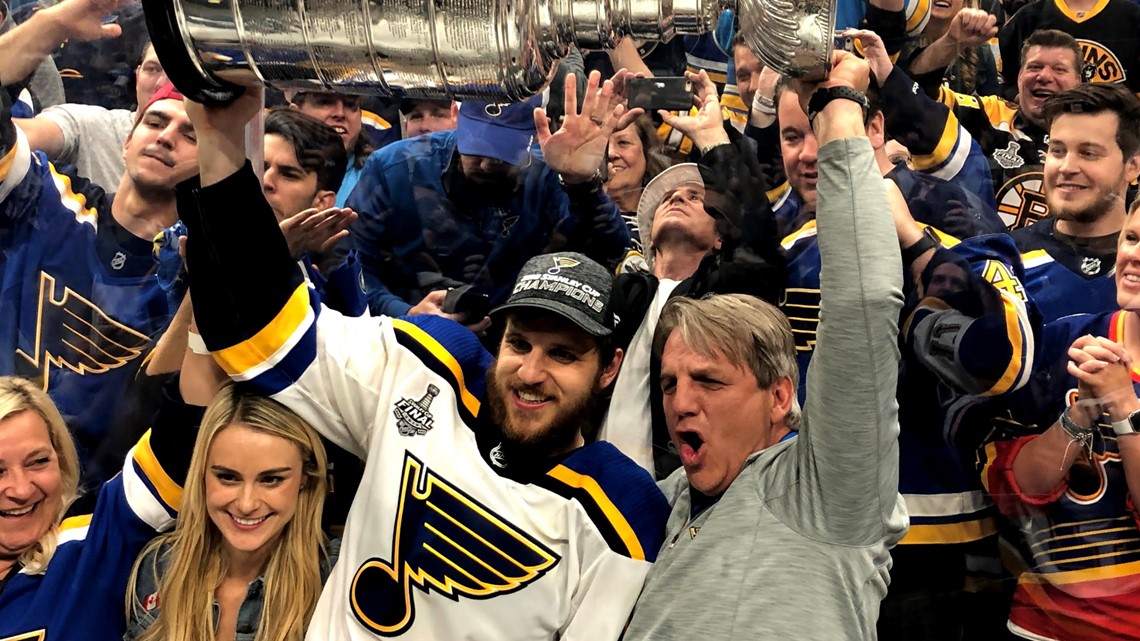 Faulk finds an old friend in St. Louis as he hits the ice with Blues