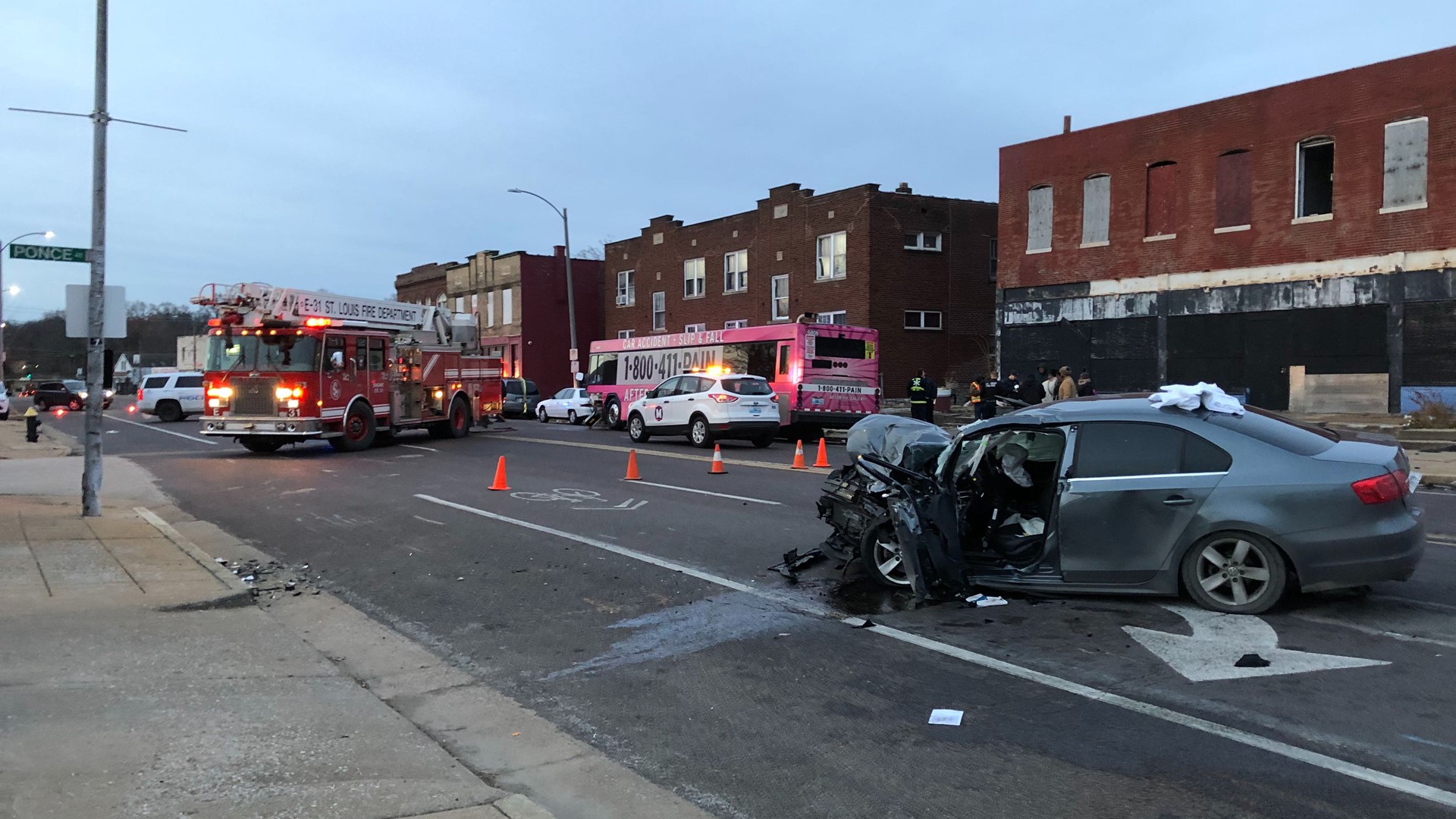 Metro bus accident north St. Louis | ksdk.com