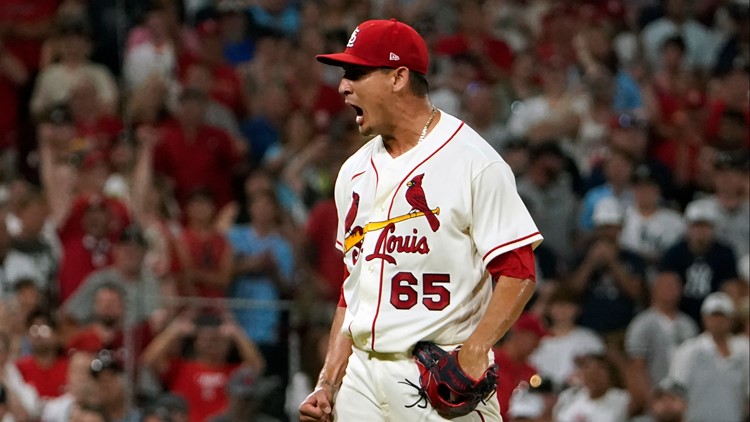 Giovanny Gallegos agrees to $11M, 2-year contract with Cardinals