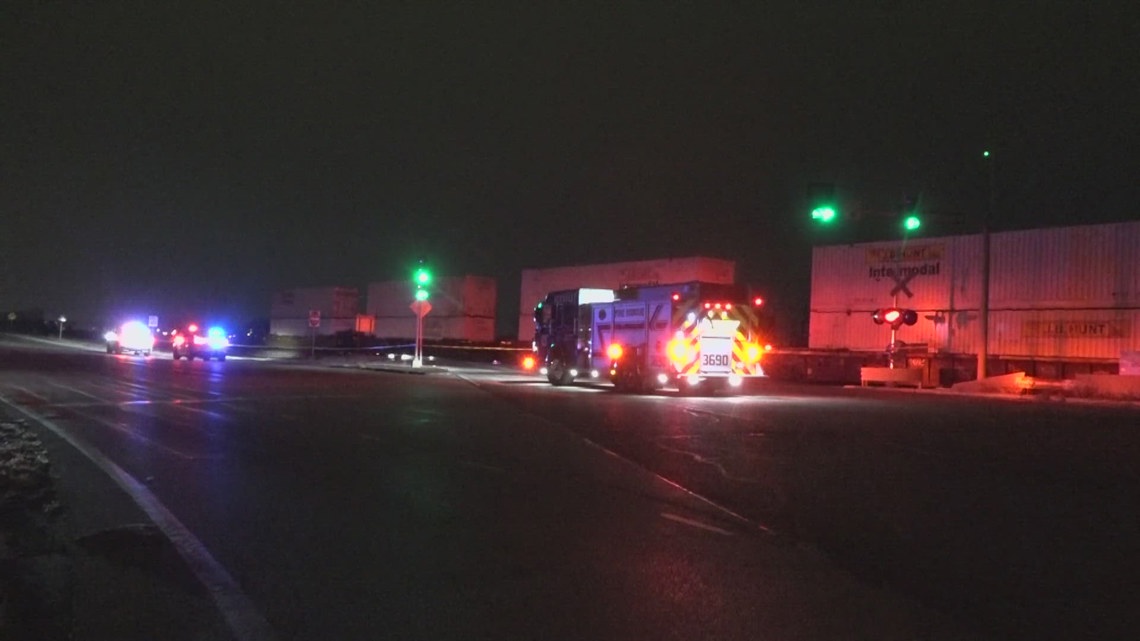 St. Louis County train-car crash leaves 1 dead | ksdk.com