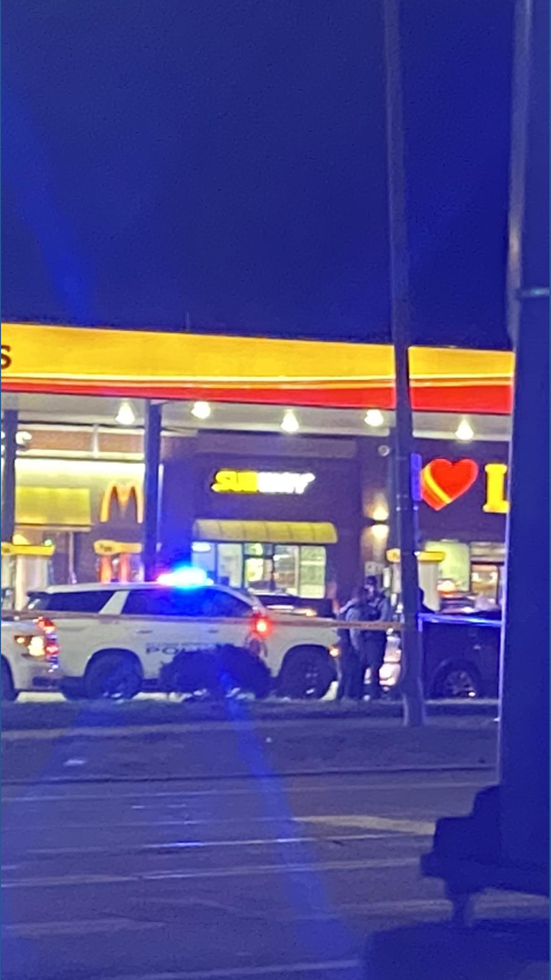 Men drive to north St. Louis gas station to report shooting, police say ...