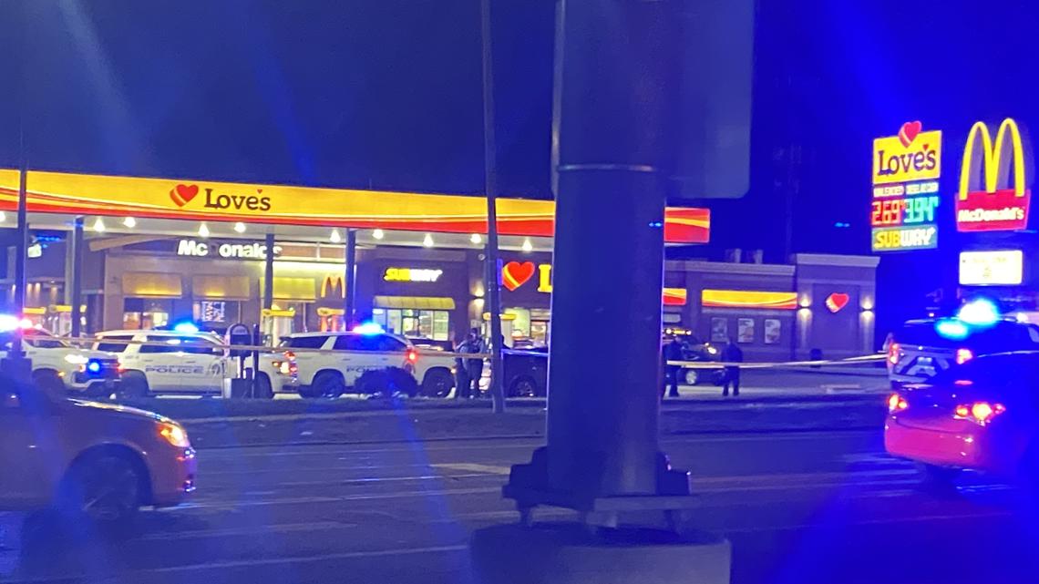 Men drive to north St. Louis gas station to report shooting, police say ...