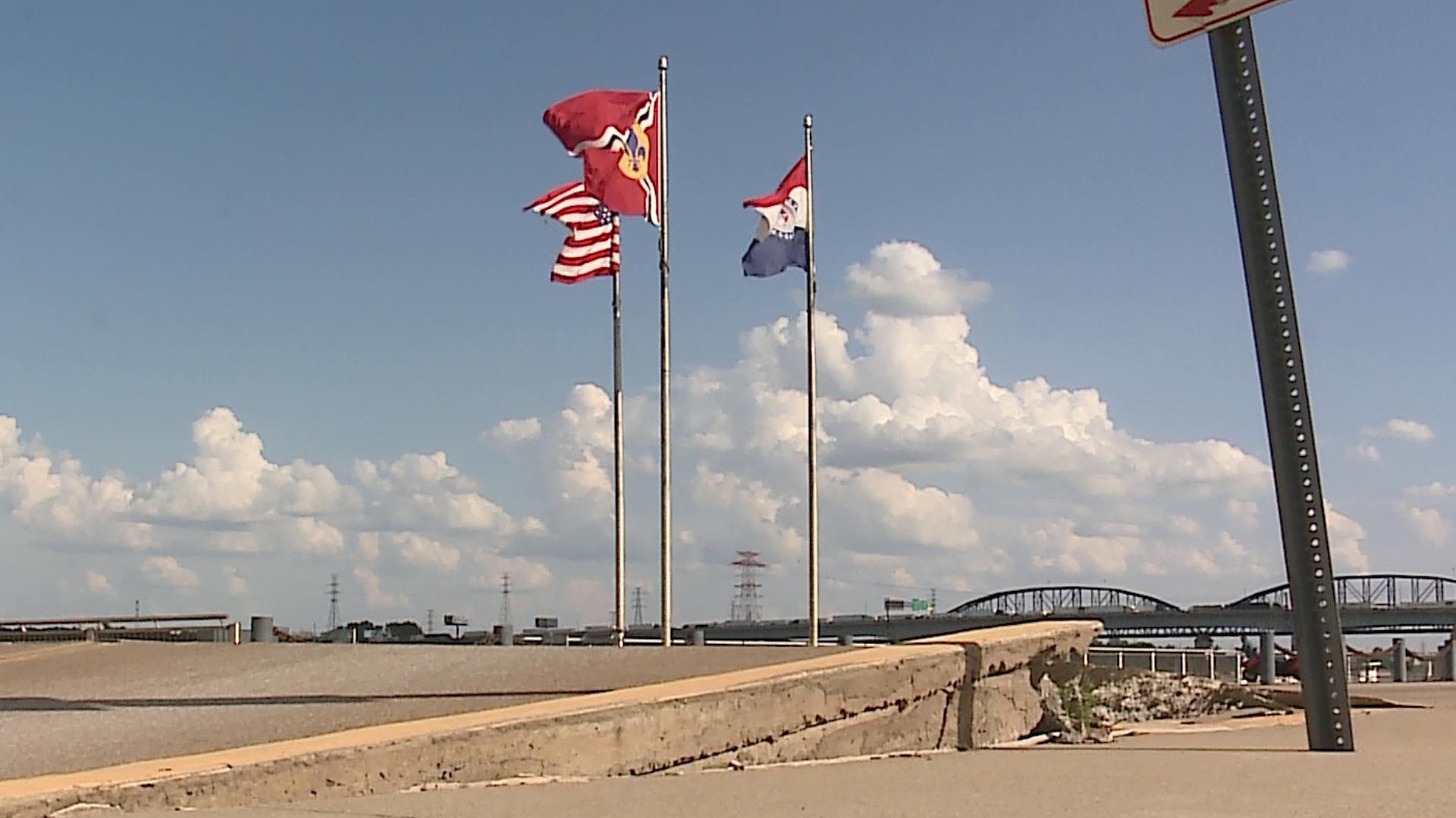 Extreme heat is causing pavement to buckle along Lenor K. Sullivan Boulevard, right in front of the steps to the Gateway Arch. No word on a fix from city officials.