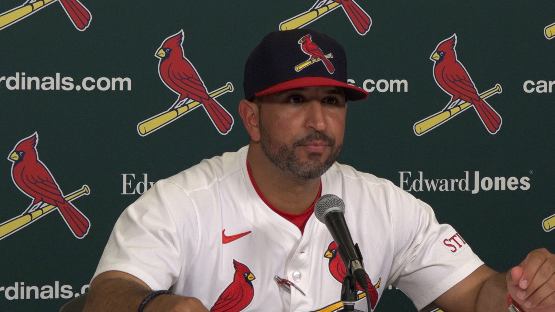 The Los Angeles Dodgers beat the St. Louis Cardinals 7-3 Sunday to avoid a three-game sweep.
