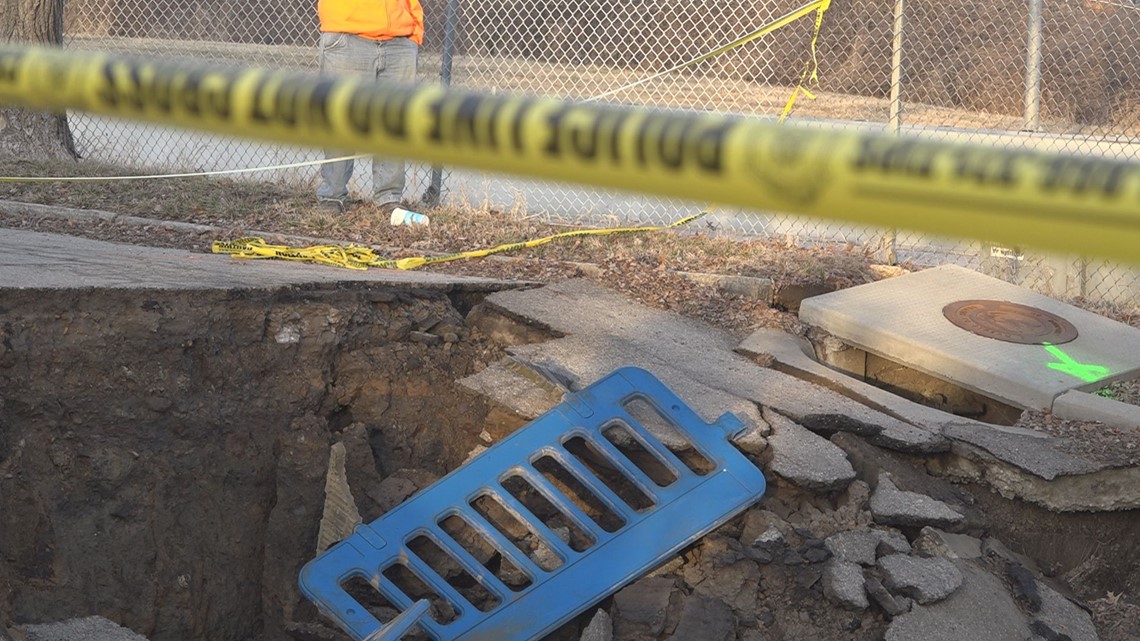 South St. Louis sinkhole causes street collapse | ksdk.com