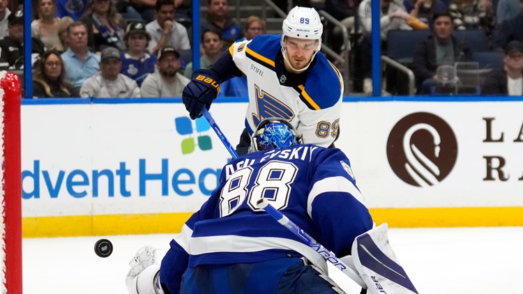 Point has 2 goals, assist in Lightning's 5-2 win over Blues