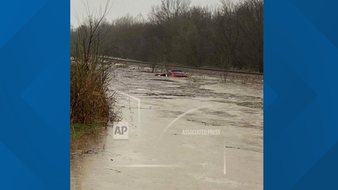 Missouri flash flood leaves 2 dead; tornado threat in the South