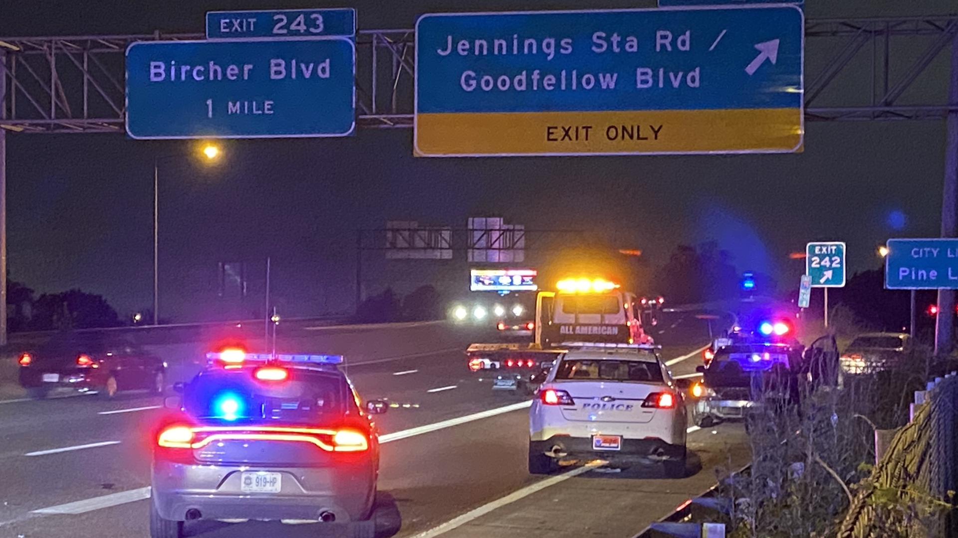 Man charged with DWI in crash that injured 2 officers | ksdk.com