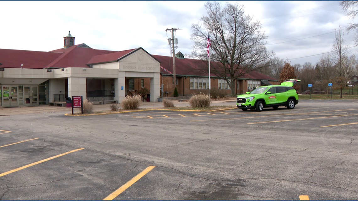 Pipe repairs delay return to school for Jennings Senior High students