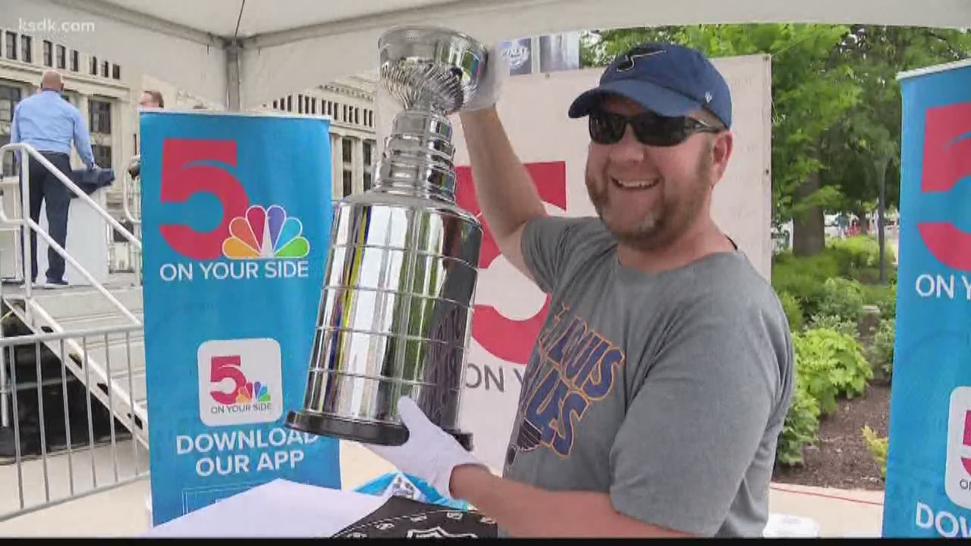 Around 25,000 fans are expected to flock to downtown St. Louis before Game 4 of the Stanley Cup Finals Monday night.
