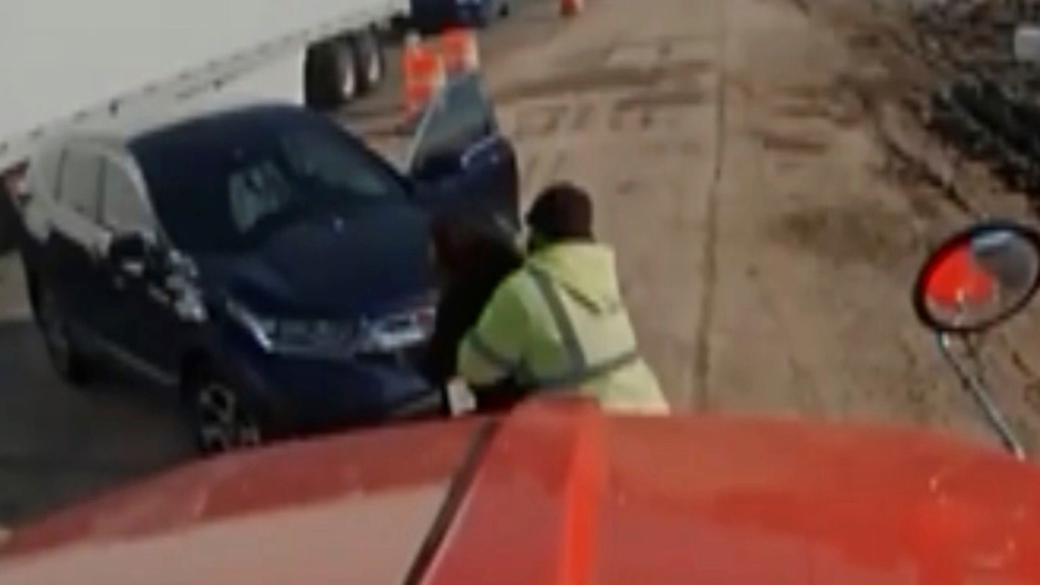 Truck driver performs Heimlich on choking woman - Vimarsana News