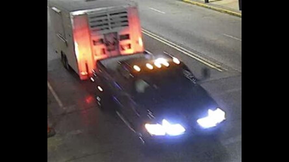 St. Louis police search for pickup truck in food trailer theft | ksdk.com