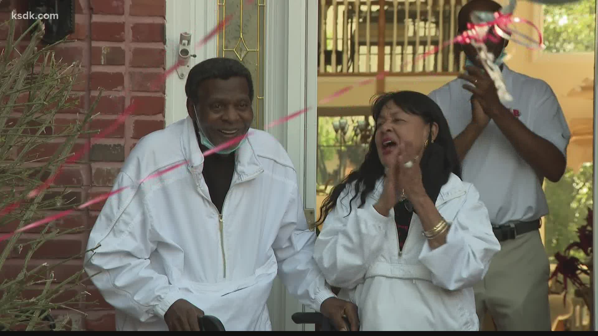 Video: Loved ones sing 'Happy Birthday' to Cards legend Lou Brock