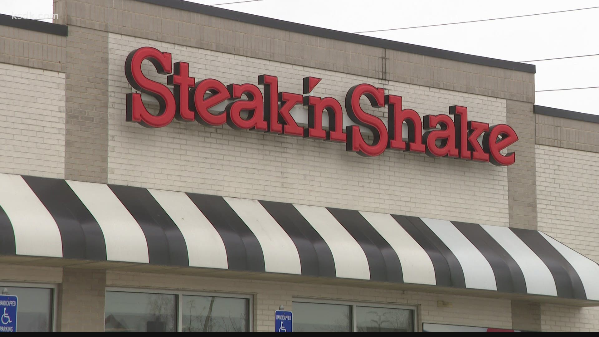 Steak n’ Shake has officially reopened in Arnold after closing its dining room due to COVID-19 more than a year ago.