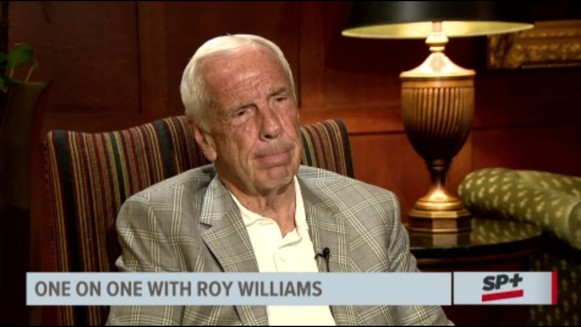 Roy Williams was the featured speaker at the United States Basketball Writers banquet in St. Louis. He got to 900 wins faster than any college coach in history.