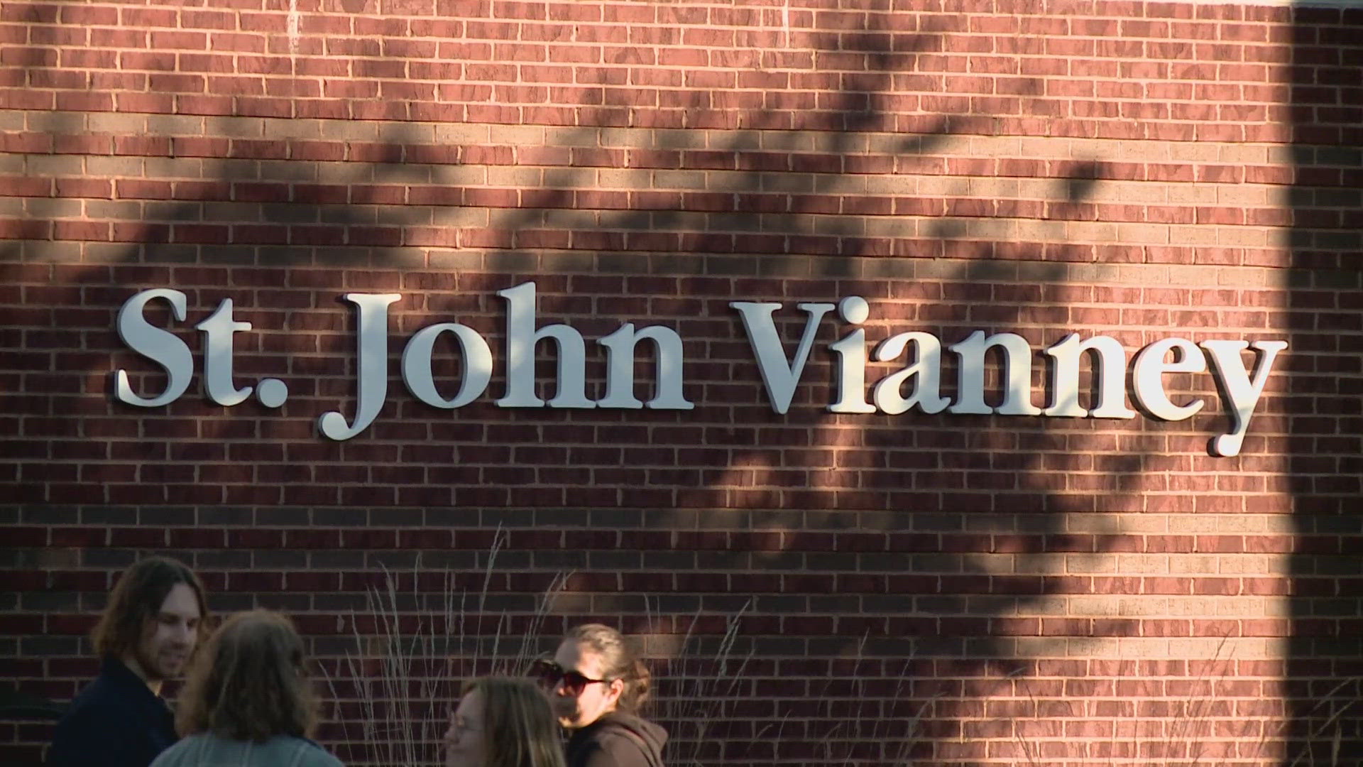 St. Louis native filming movie at St. John Vianney High School