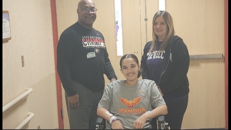 'She's a fighter' | Tennessee teen hurt in St. Louis crash returns home to recover