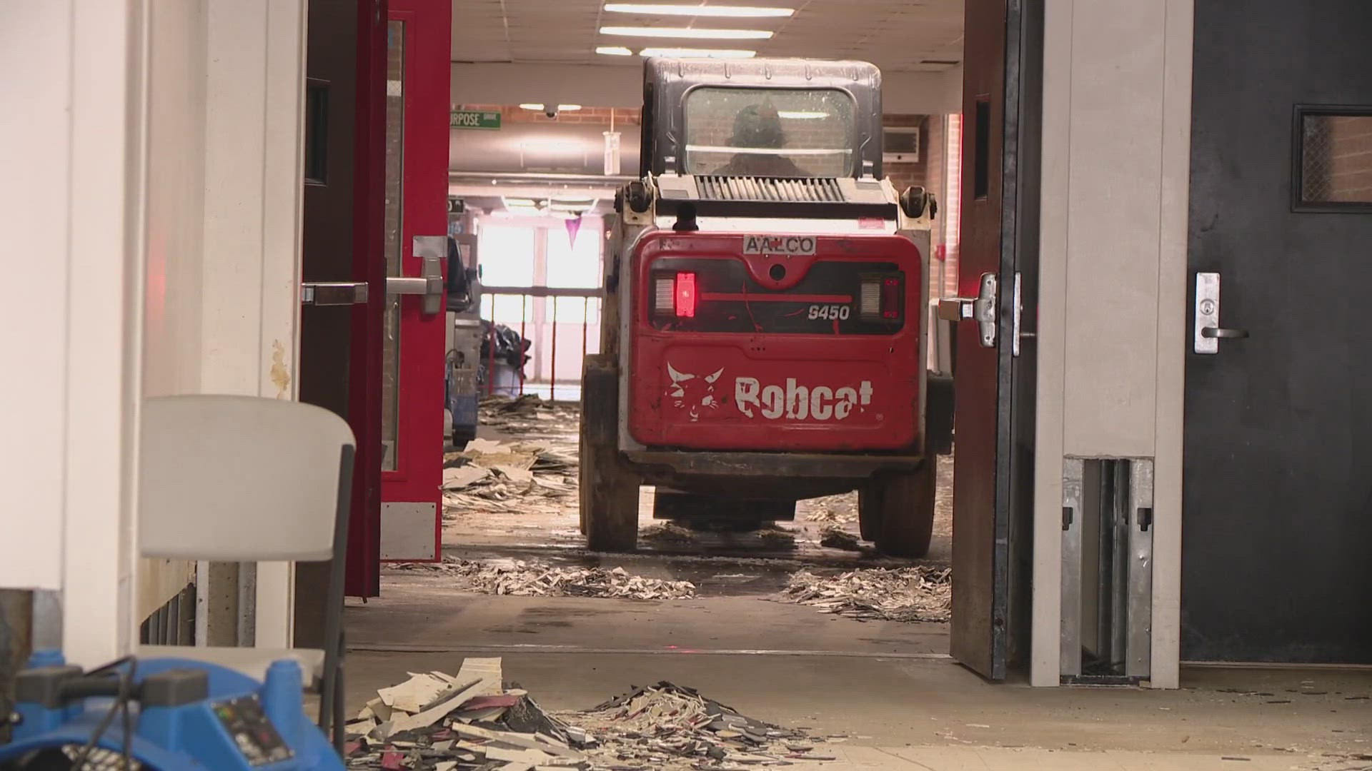 Jennings High School closes after water pipe breaks and floods