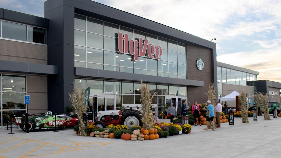 Hy-Vee is inching closer to St. Louis