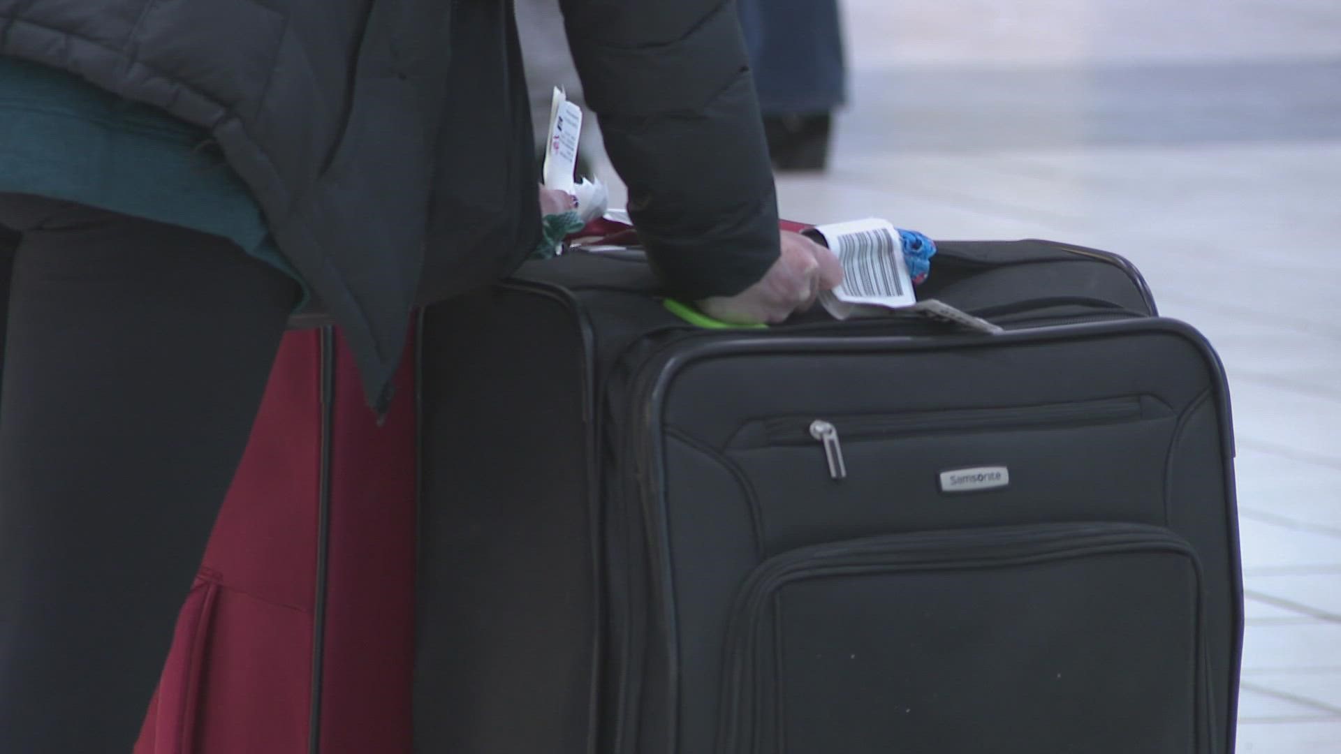 Luggage no longer piled up at Lambert, travel delays continue