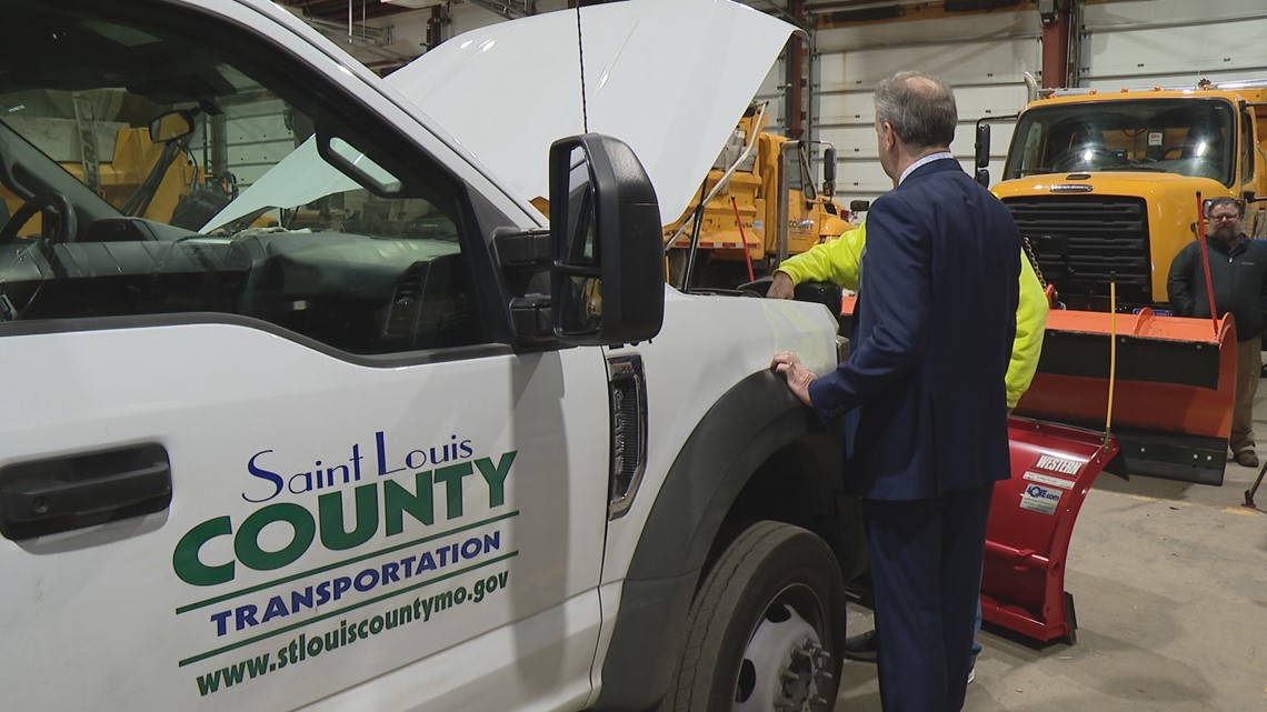 St. Louis County drivers train on snow routes ahead of winter - Vimarsana News