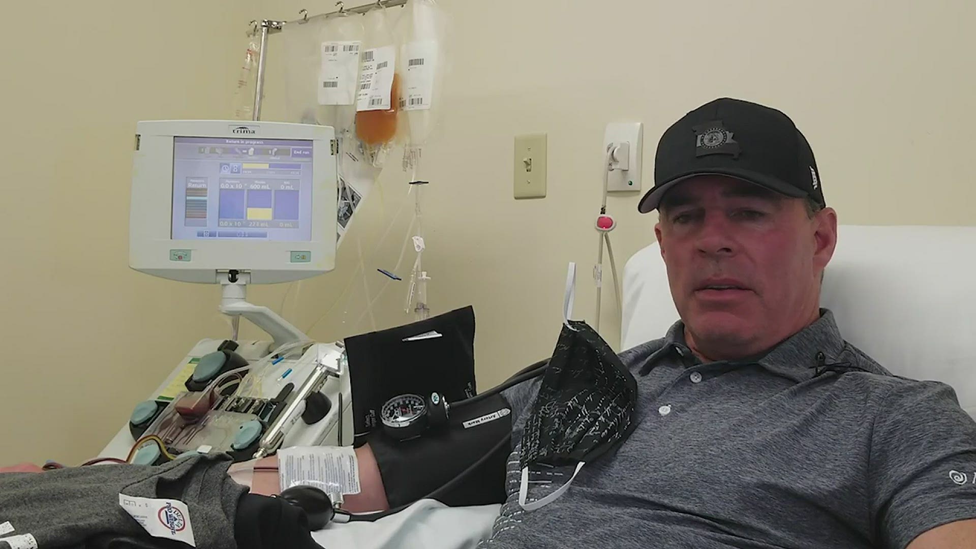 Jim Edmonds recovered from COVID-19 and donated his plasma Monday