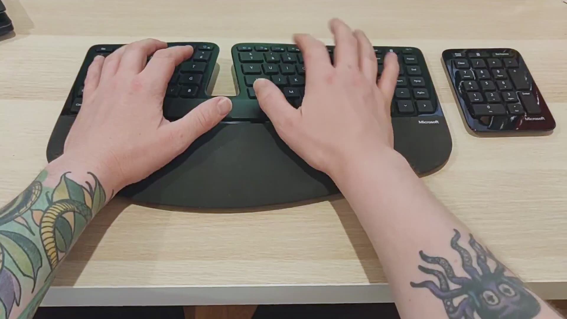 Consumer Reports recently tested ergonomic keyboards and mice, and reveals which ones did best.