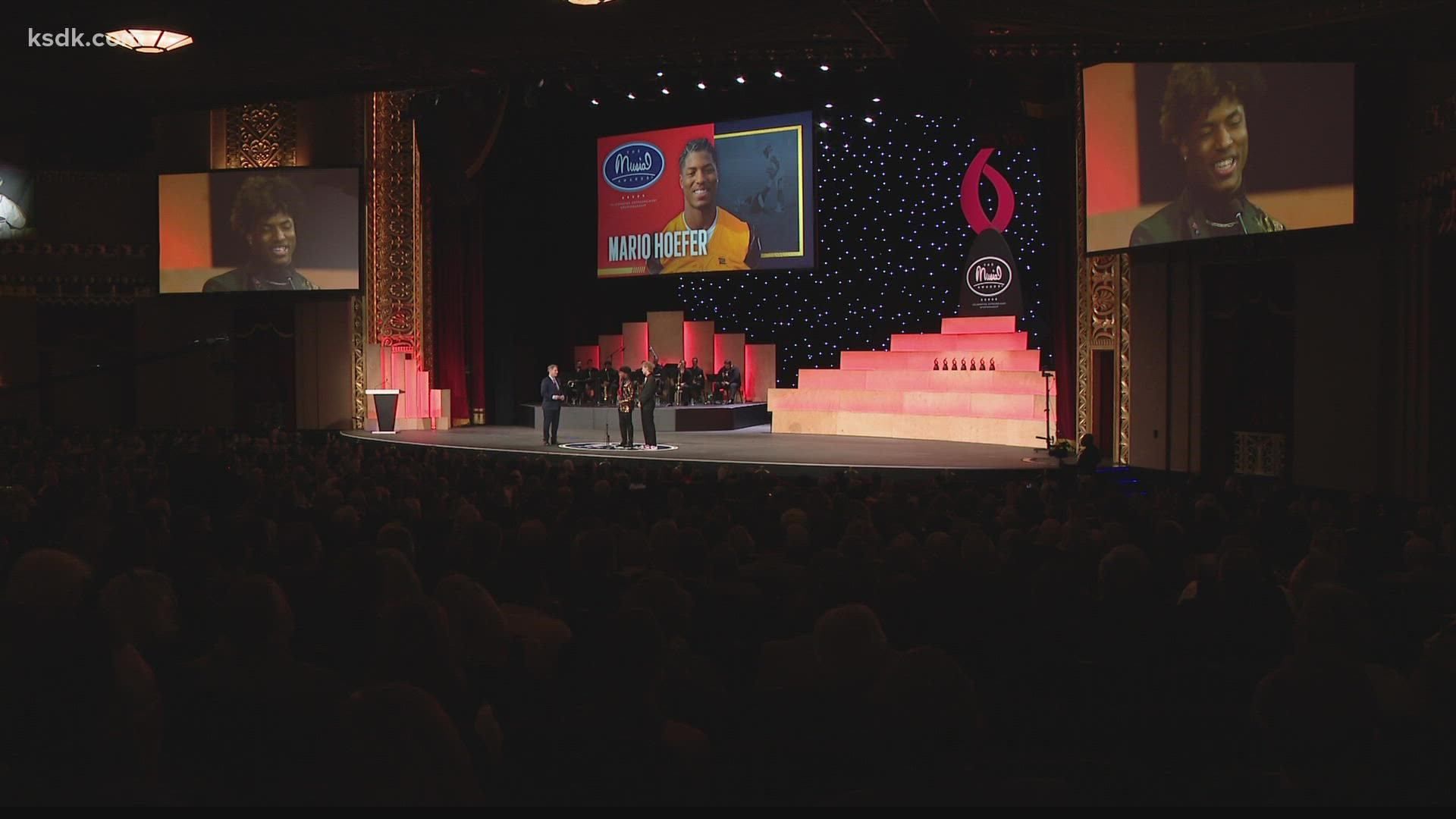 The Musial Awards returned to St. Louis Saturday night at the Stifel Theatre. Wayne and Janet Gretzky received the Stan Musial Lifetime Achievement Award.