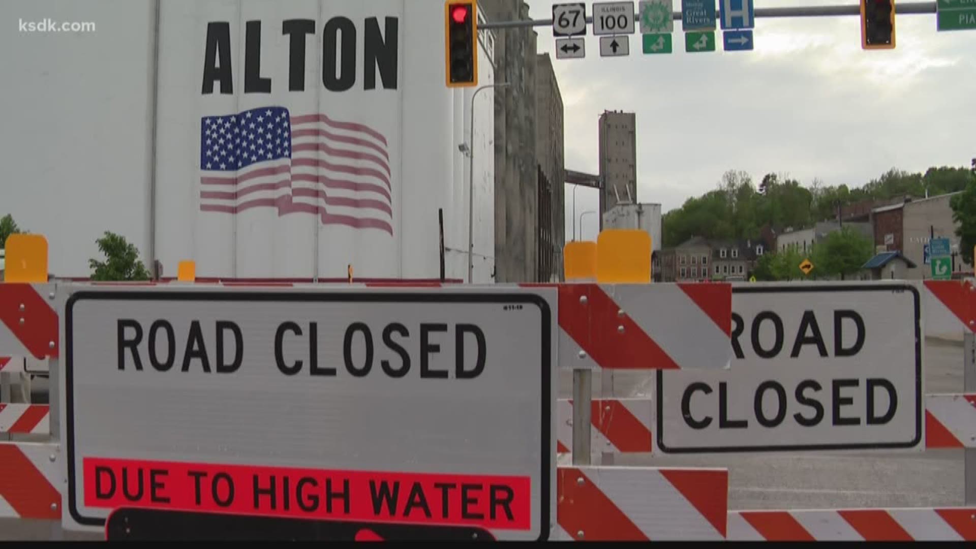 The Argosy Casino will close at 4 a.m. Friday in anticipation of high river levels making it dangerous for people to get to and from the facility.