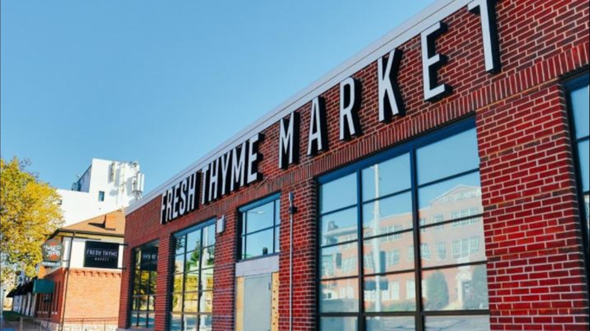 Fresh Thyme grocery store at City Foundry STL