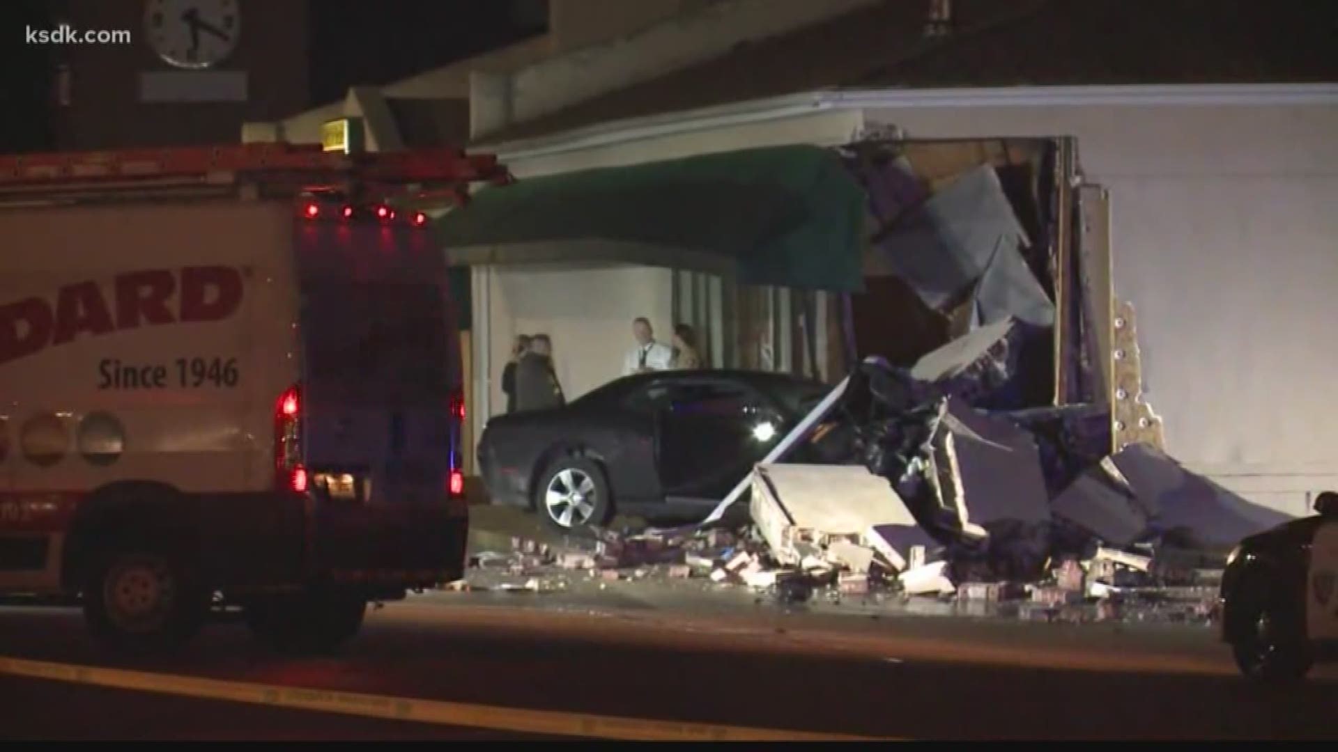 Car crashes into building in Jennings