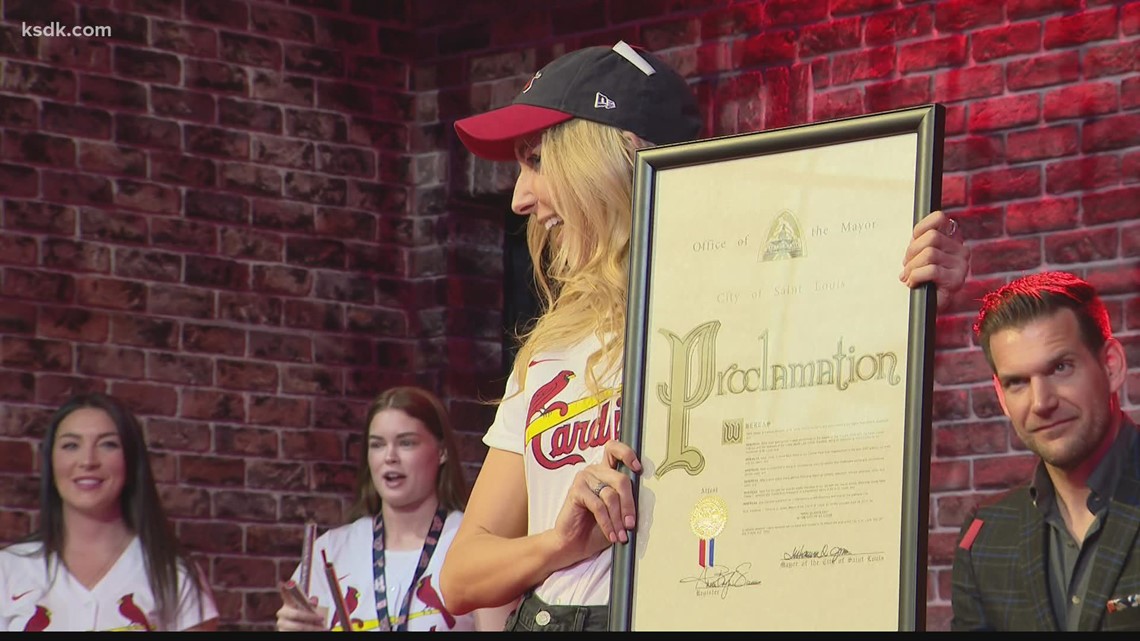 St. Louis honors local comedian with 'Nikki Glaser Day'