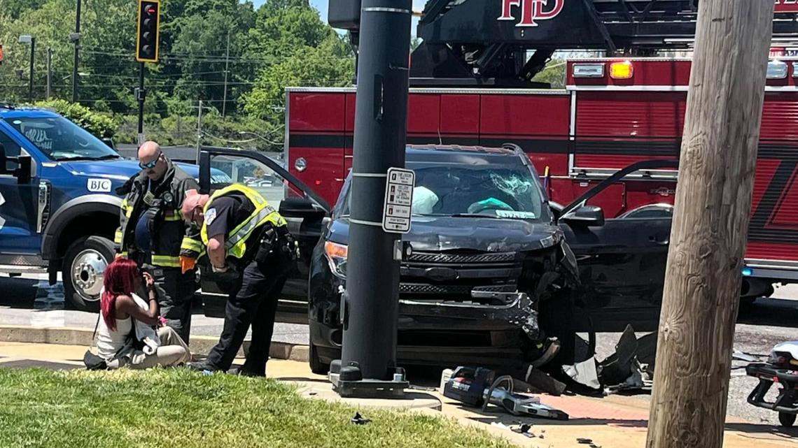 Multiple children injured in Ferguson car crash, police say The multi-vehicle crash resulted in multiple children bei...
