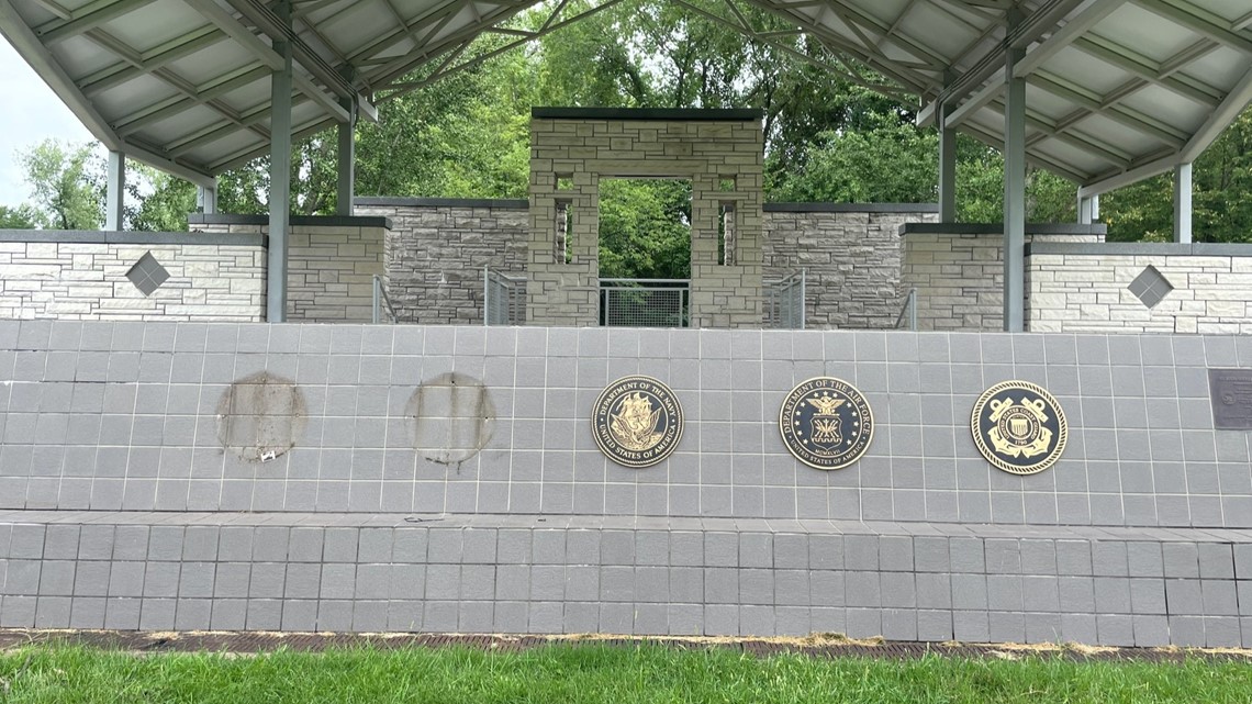 Police investigating plaques stolen from Jefferson Barracks Park - Vimarsana News