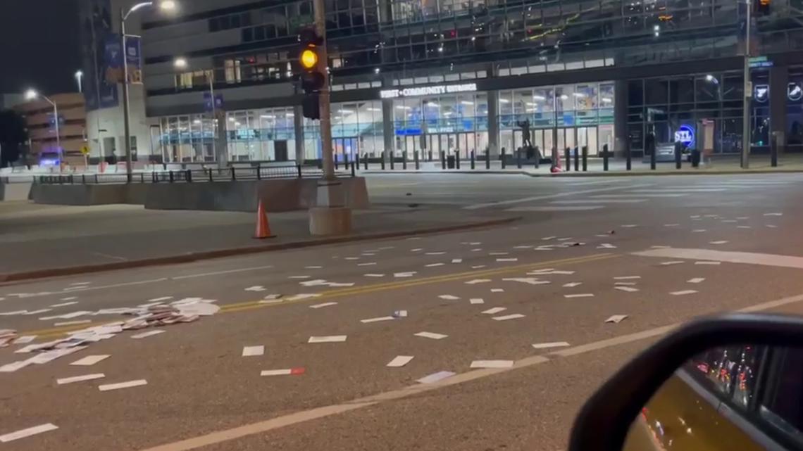 Mail spill discovered near USPS St. Louis office | ksdk.com