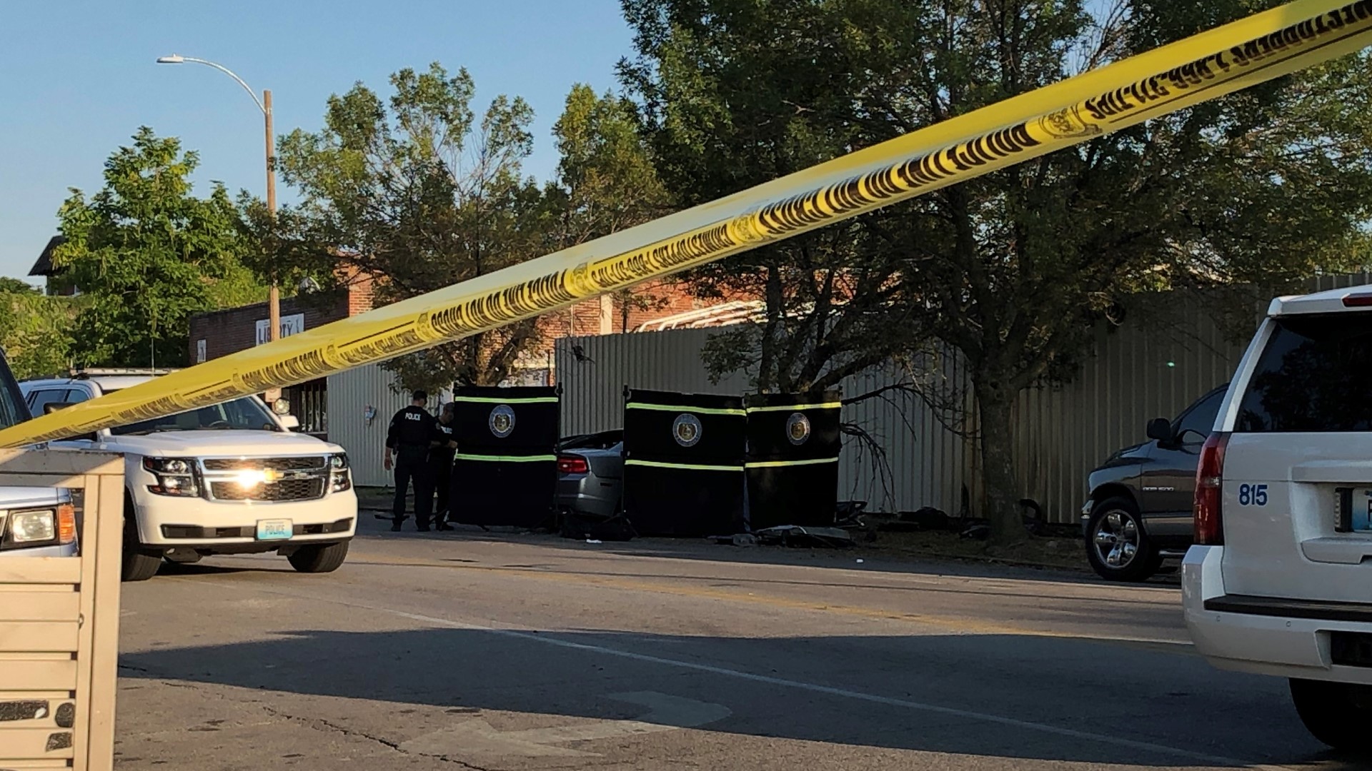 1 dead, at least 1 injured in north St. Louis crash | ksdk.com