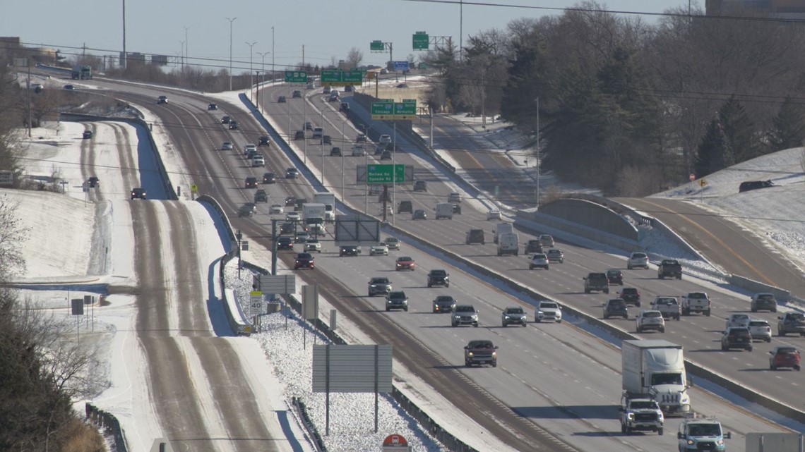 Snow, extreme cold cause dicey road conditions in St. Louis - Vimarsana News