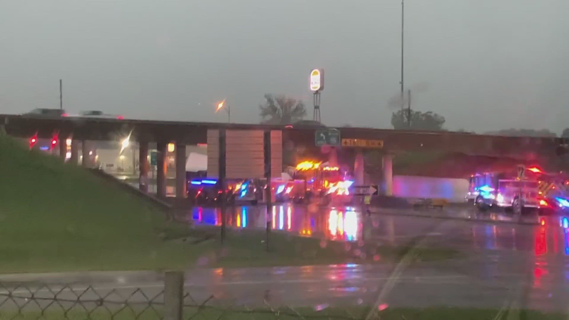 Rollover semi truck halts traffic near Highway Z and I-55 | ksdk.com