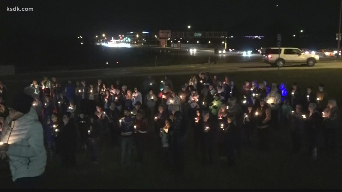 Candlelight vigil held for MoDOT workers - Vimarsana News