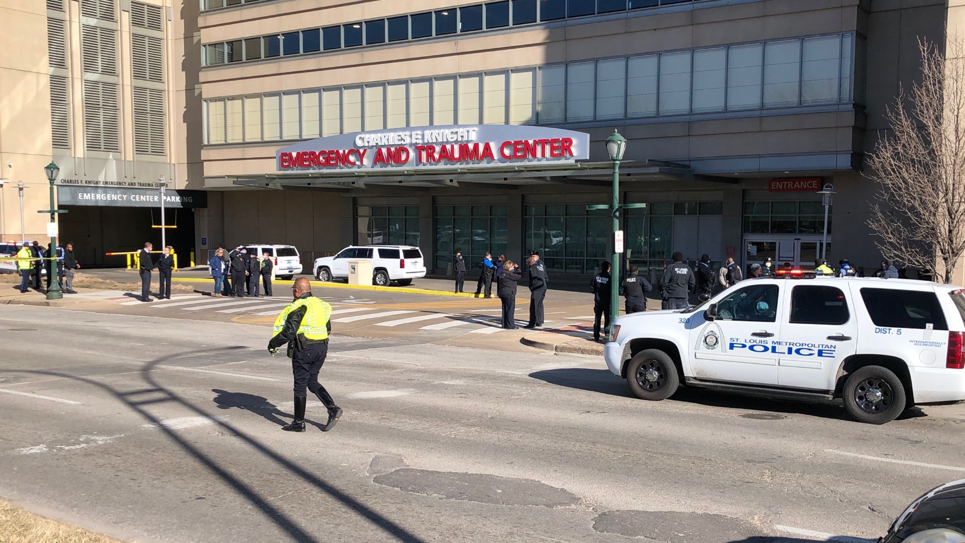 Two St. Louis police officers shot in north St. Louis County | ksdk.com