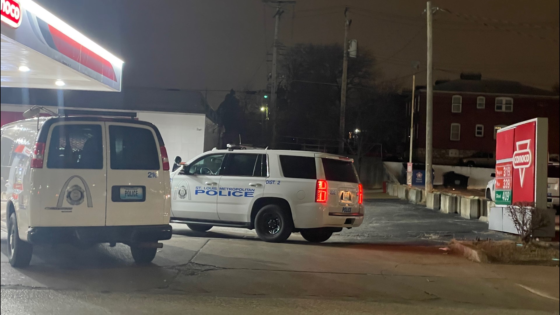 Man injured after shooting at Conoco gas station in St. Louis | ksdk.com