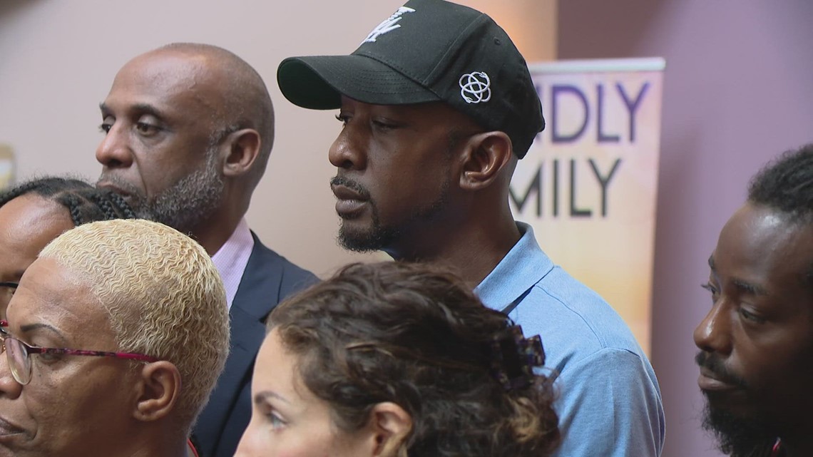 St. Louis mayor, gun violence survivors hold roundtable - Vimarsana News