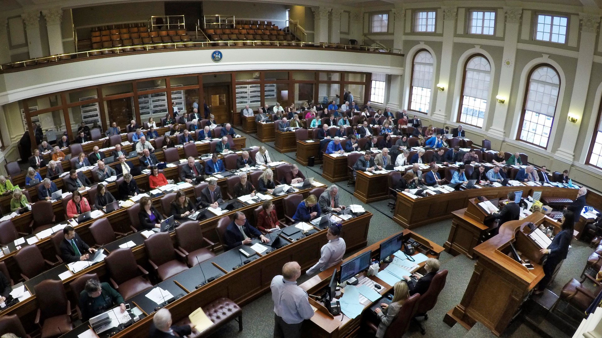 Special legislative session proposed for Maine