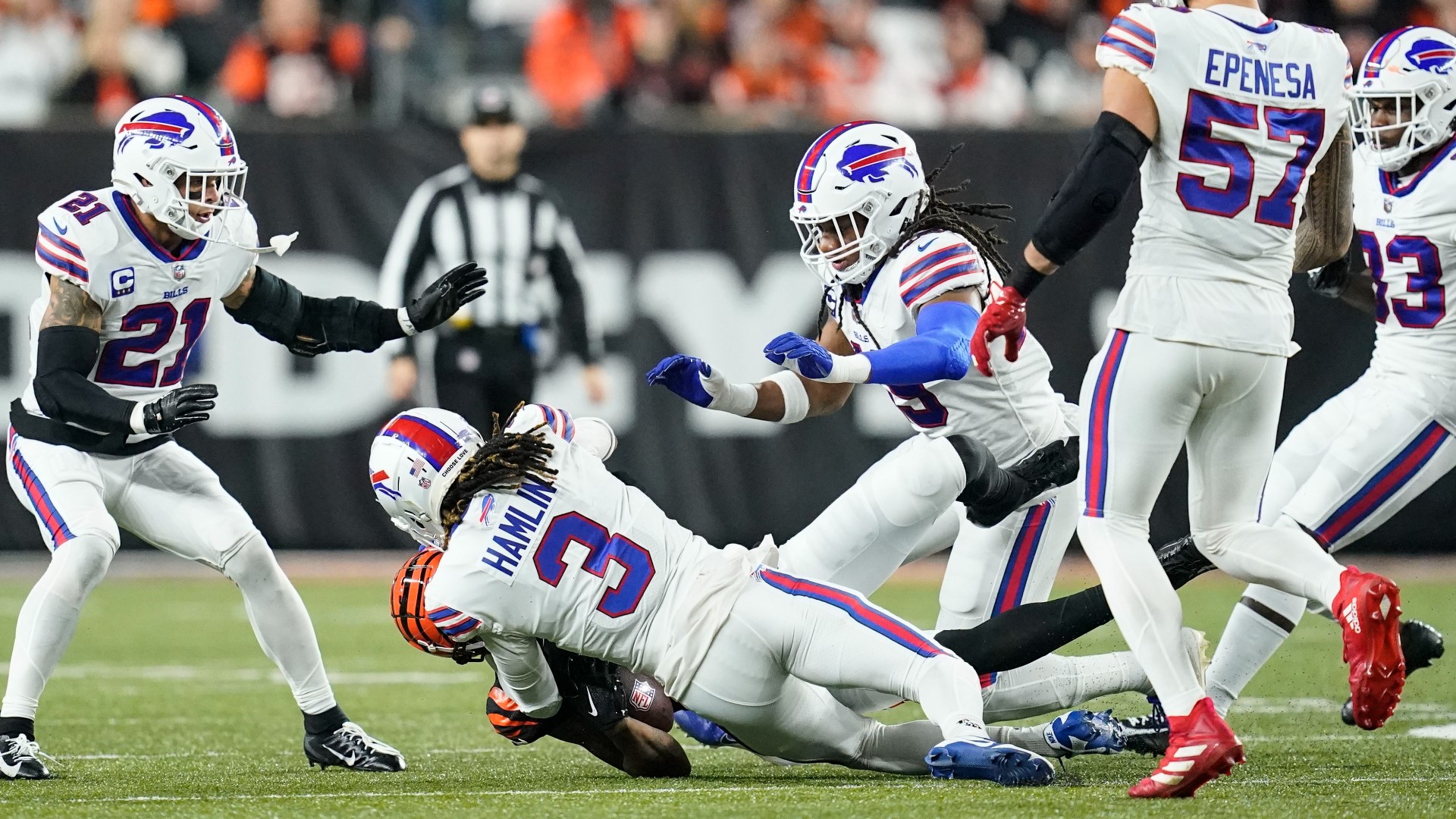 Damar Hamlin tweets he's supporting Bills from home as he focuses